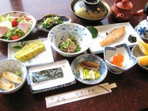 Saiba tudo sobre o tradicional café da manhã japonês